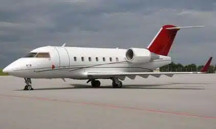 Challenger 604 private jet