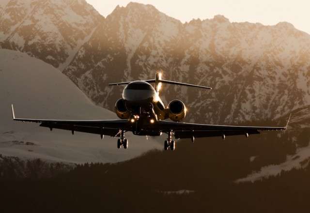 Challenger 300 Super-Midsized Private Charter Jets | Stratos Jet Charters, Inc.