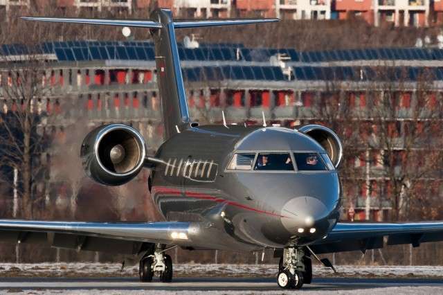 Exterior View of Challenger 650 | Stratos Jets