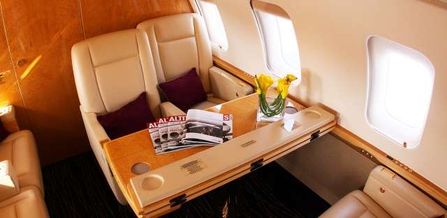 Charter Challenger 605 Private Jet