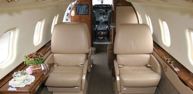 Charter Lear 60 private jet Interior