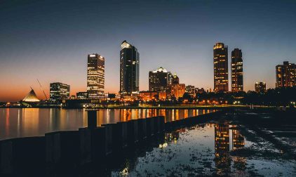 Milwaukee, Wisconsin at Night | Stratos Jet Charters, Inc.