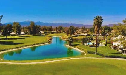Golf Course With Pond in Palm Springs, CA | Stratos Jet Charters, Inc.
