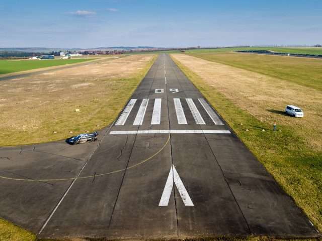 Corporate jet runway requirements