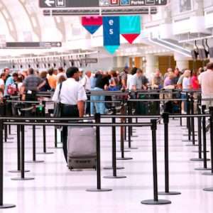 US Airport Rankings & On Time Flight Statistics [2022 Update]