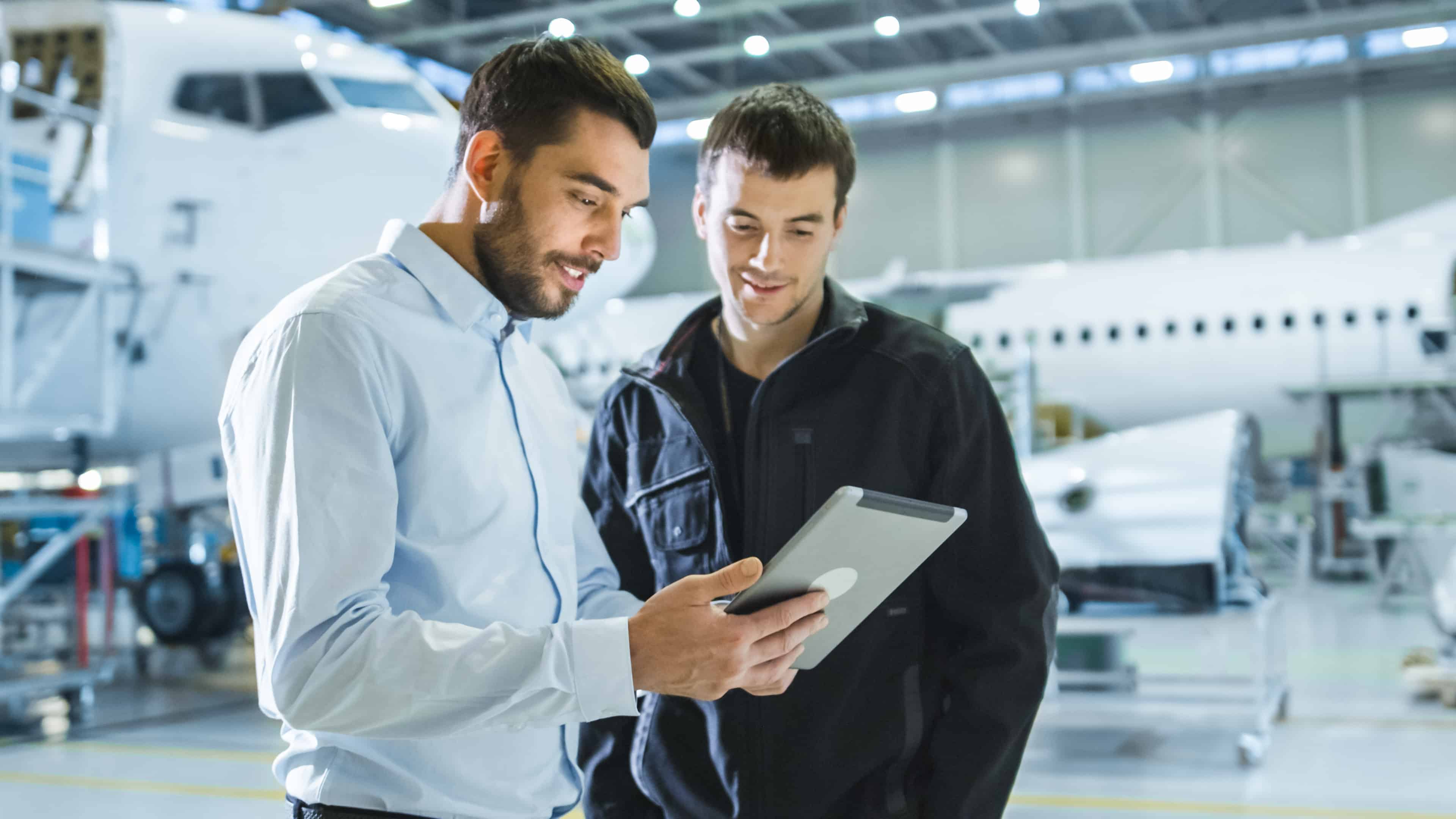 Stratos Jets coordinators using Stratos FMS™ to manage every flight